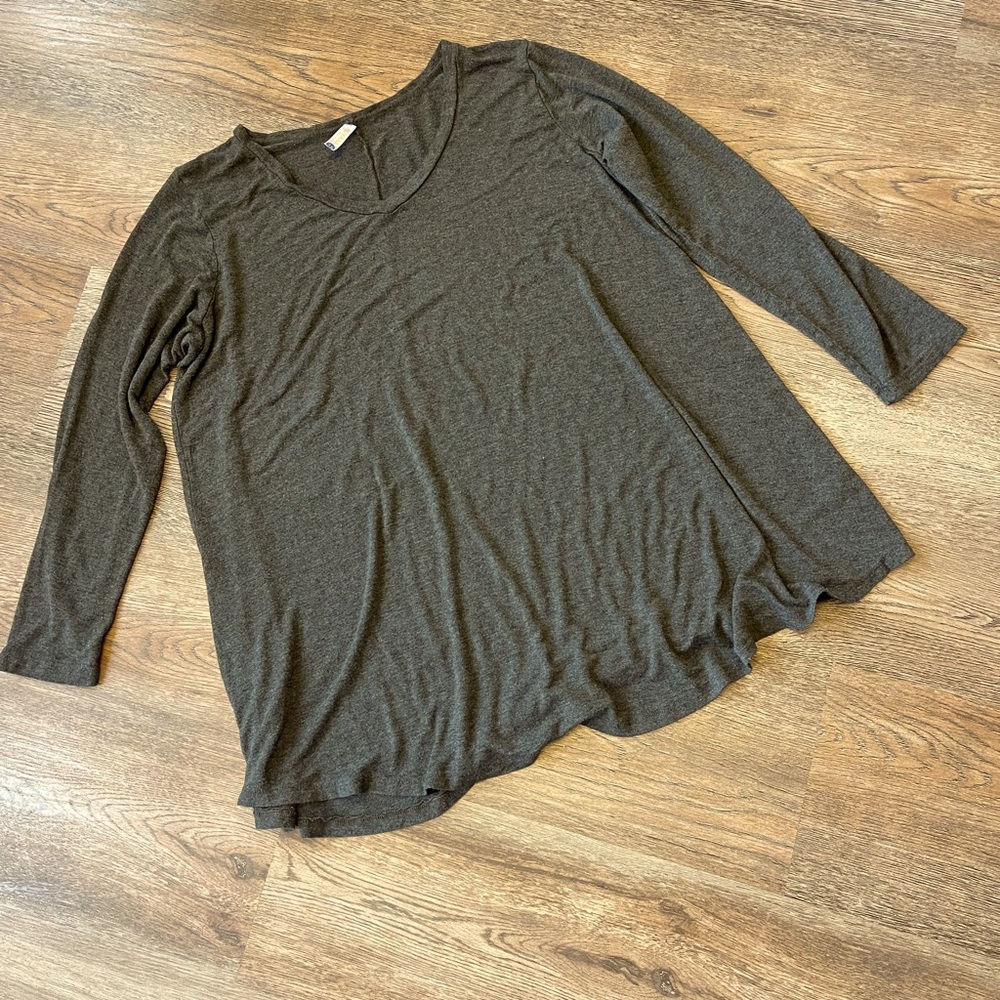 PLUS Size Gray 3/4 Sleeve Tunic